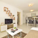 And By The Sea - 22419 Guest house 3*