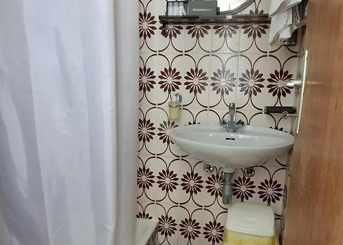 Guest house And By The Sea - 22419 Makarska