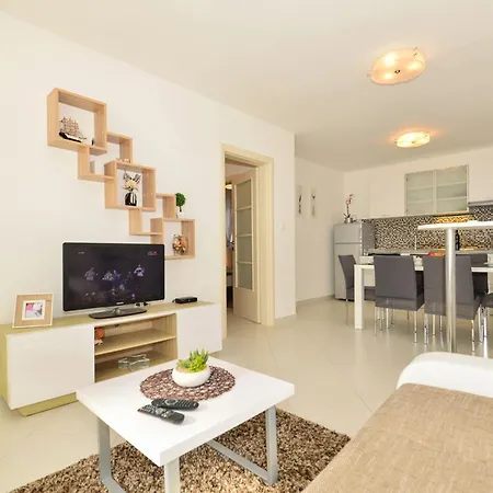 And By The Sea - 22419 Guest house 3*