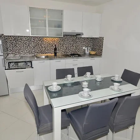 And By The Sea - 22419 Guest house 3*