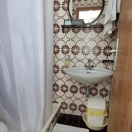 Guest house And By The Sea - 22419 Makarska
